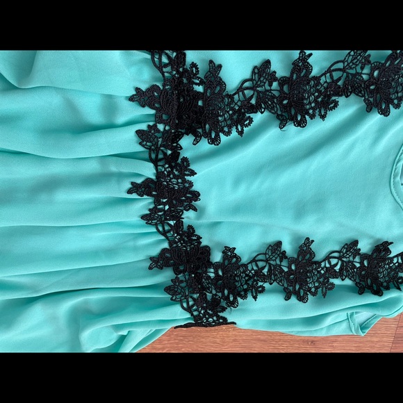 “CHARLOTTE RUSSE WOMENS DAY DRESS” - Picture 3 of 9